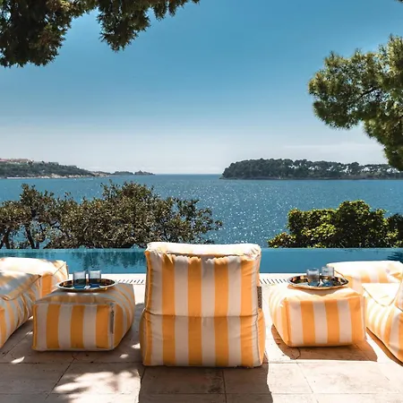 Mey's Place